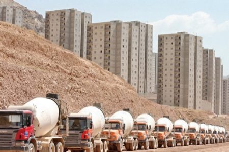راه‌حل خروج از بحران مسکن عرضه زمين به انبوه‌سازان است