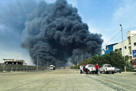 انفجار زير بالگرد امداد، حین عمليات اطفاء حريق در بندر شهيد رجايى
