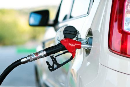 بنزین زدن وقتی ماشین روشنه واقعا خطر داره؟