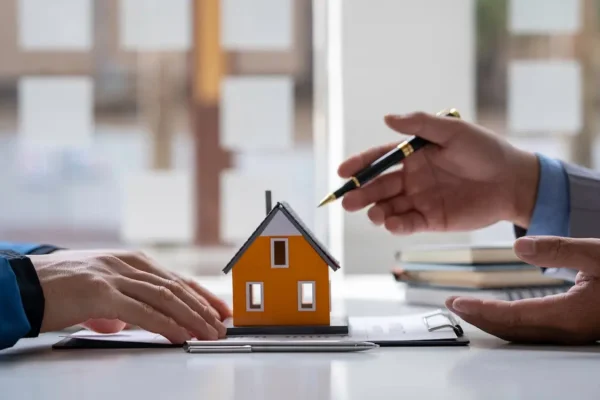 بنگاه‌های ملکی ایران چقدر با استانداردهای جهانی فاصله دارند؟